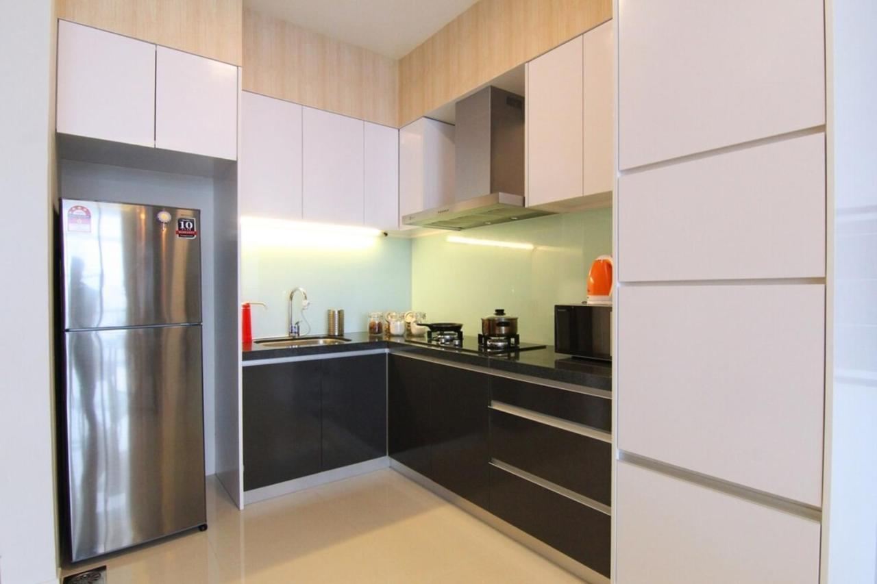 The Azure Residences Kampong Baharu Sungai Way Exterior foto