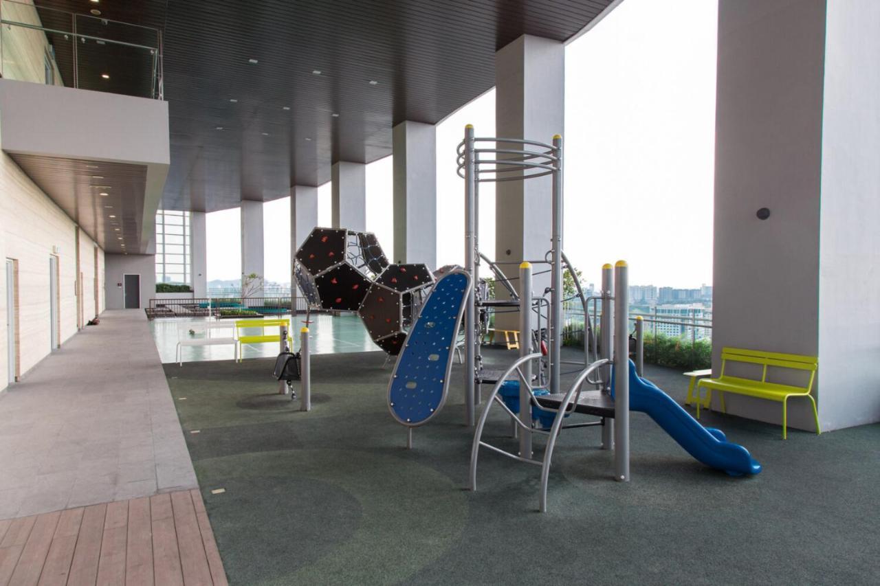 The Azure Residences Kampong Baharu Sungai Way Exterior foto
