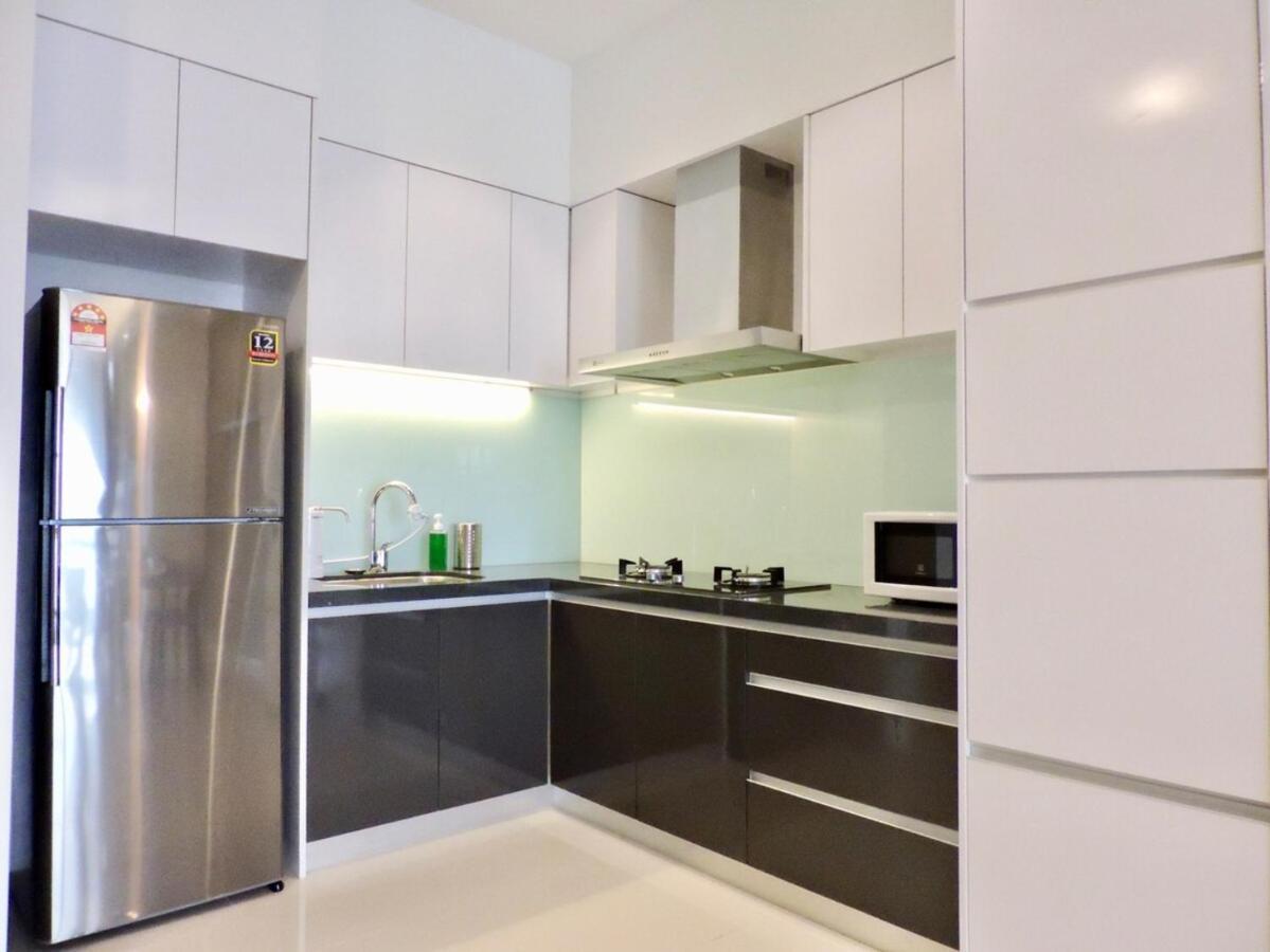 The Azure Residences Kampong Baharu Sungai Way Exterior foto