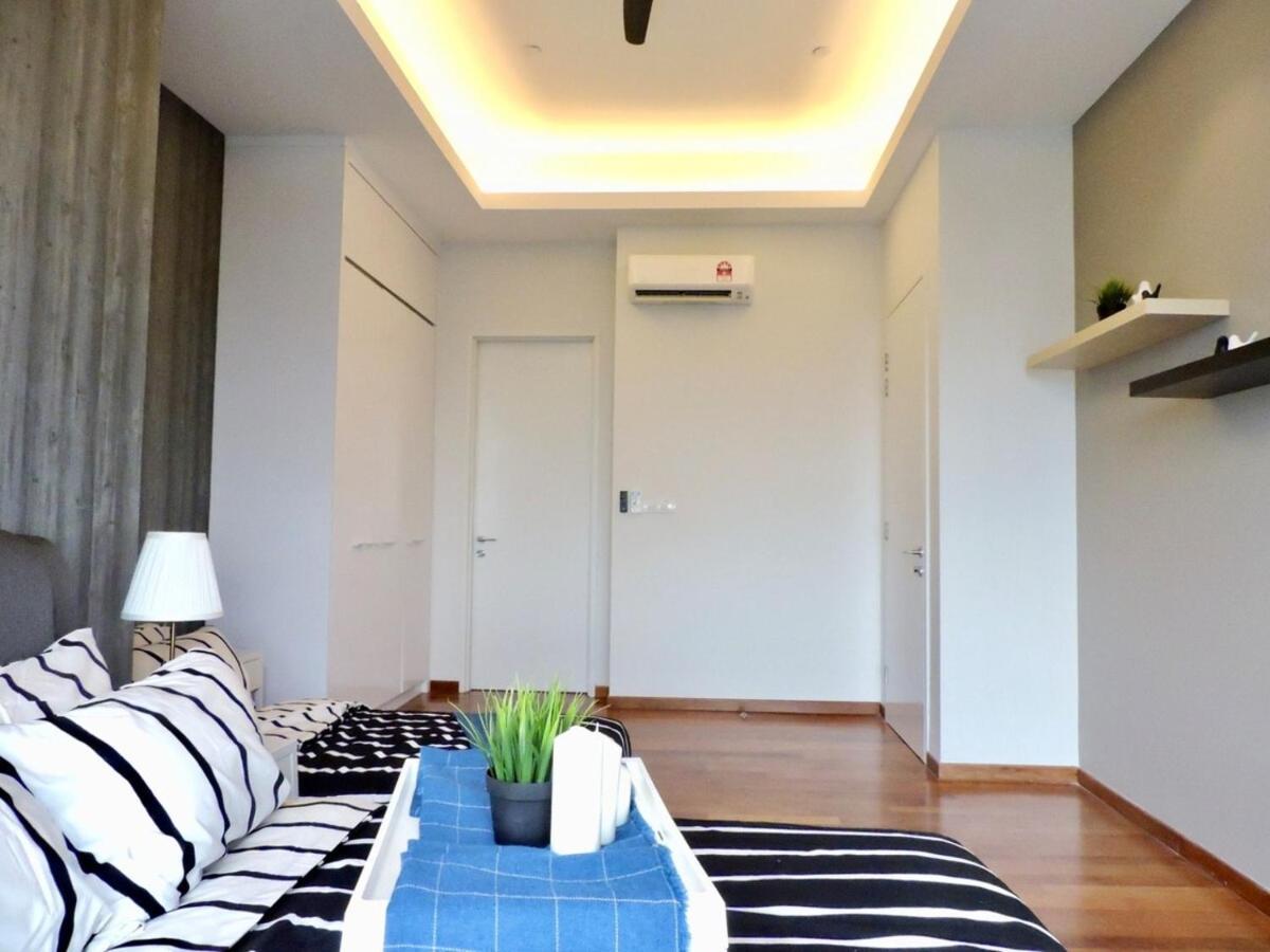 The Azure Residences Kampong Baharu Sungai Way Exterior foto